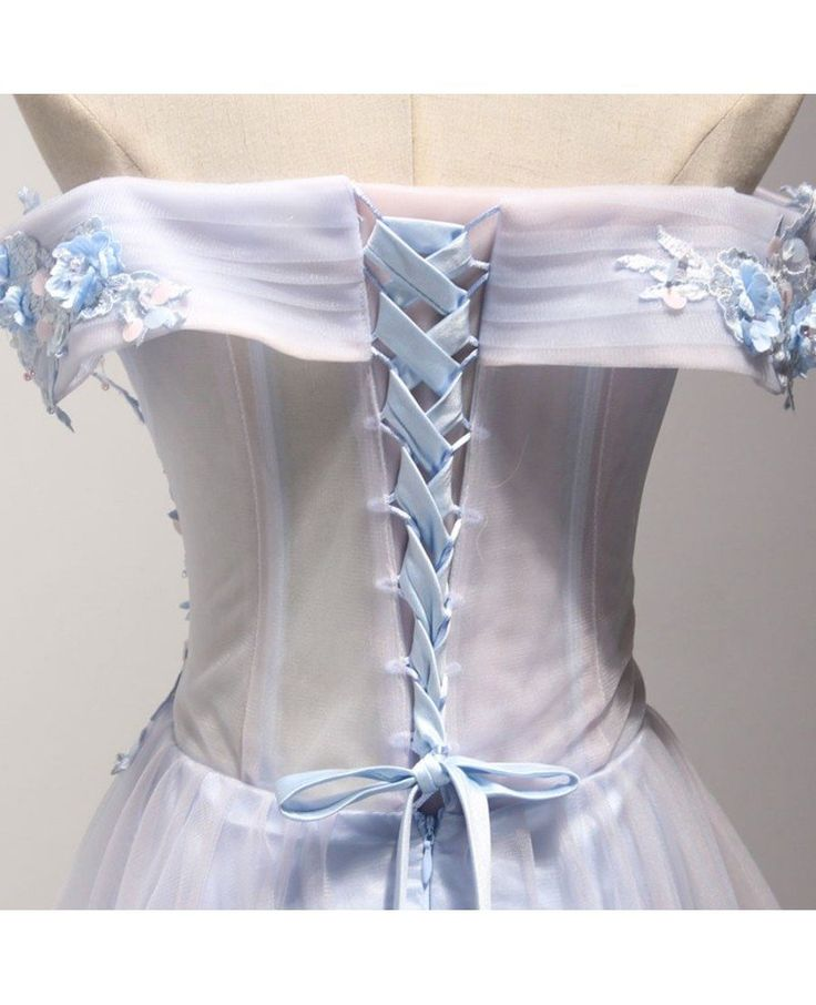Robe de soirée courte en tulle, coupe trapèze, décolleté en cœur, avec applications, J7627