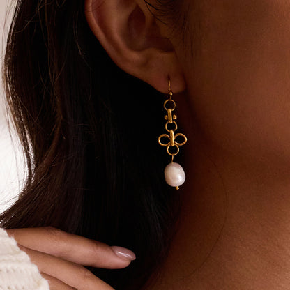 Boucles d'oreilles longues en acier inoxydable doré avec perles G23