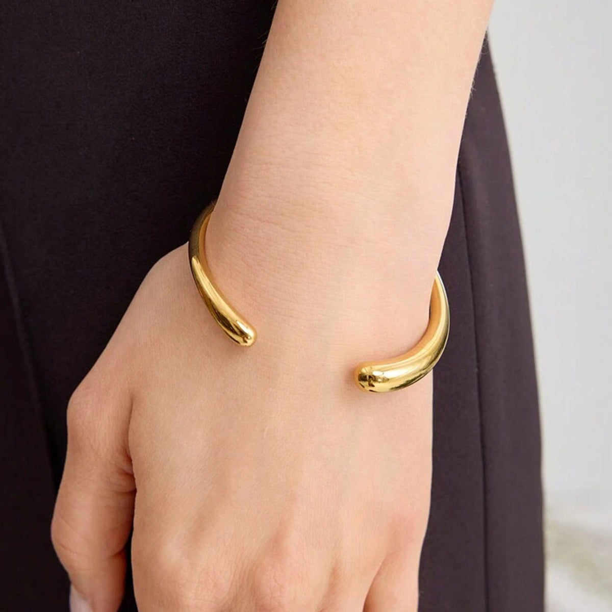 Irregular Gold Stainless Steel Oppen Simple Bracelet G31