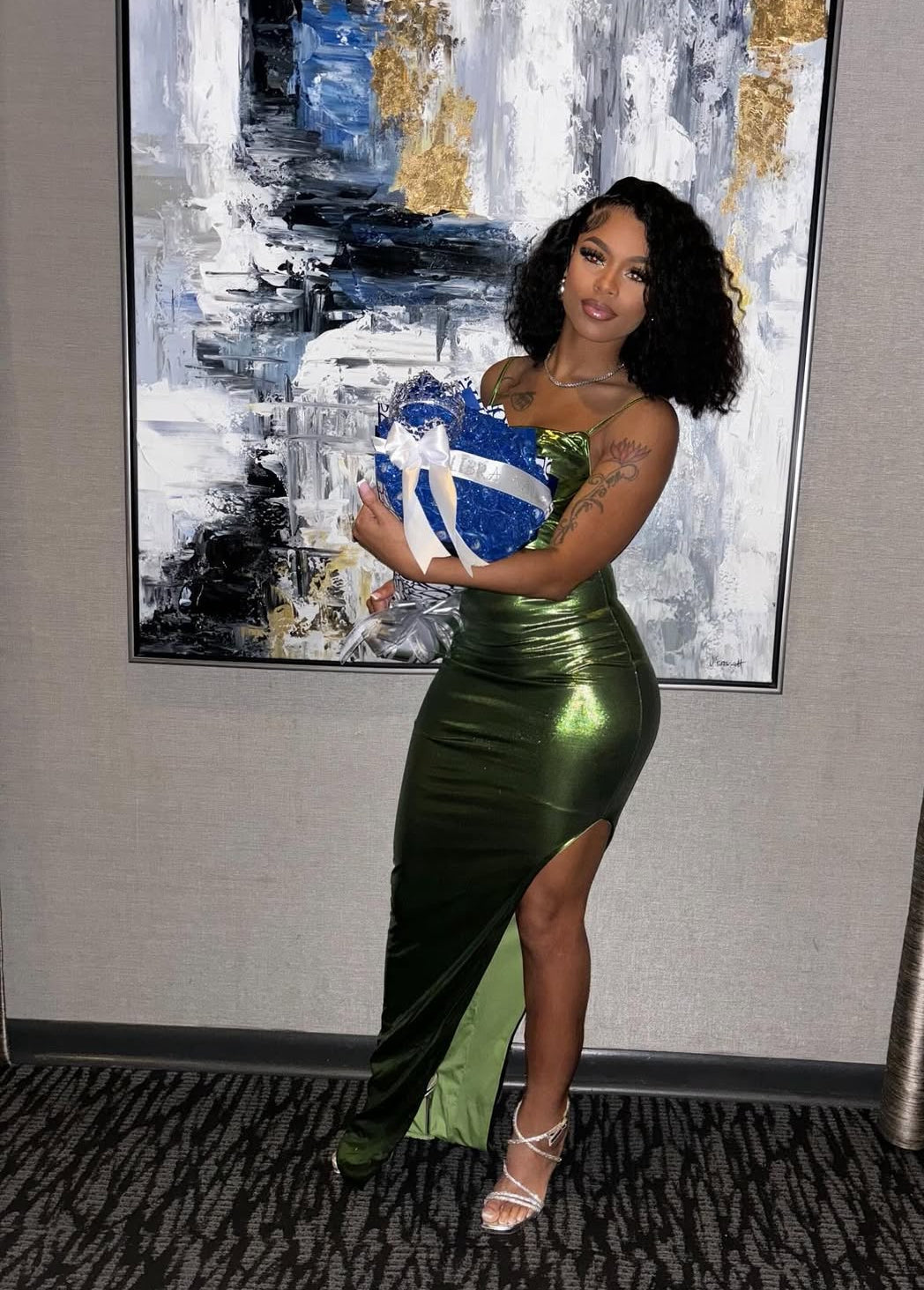 Robe de soirée fourreau verte longue avec fente pour fille noire J2617