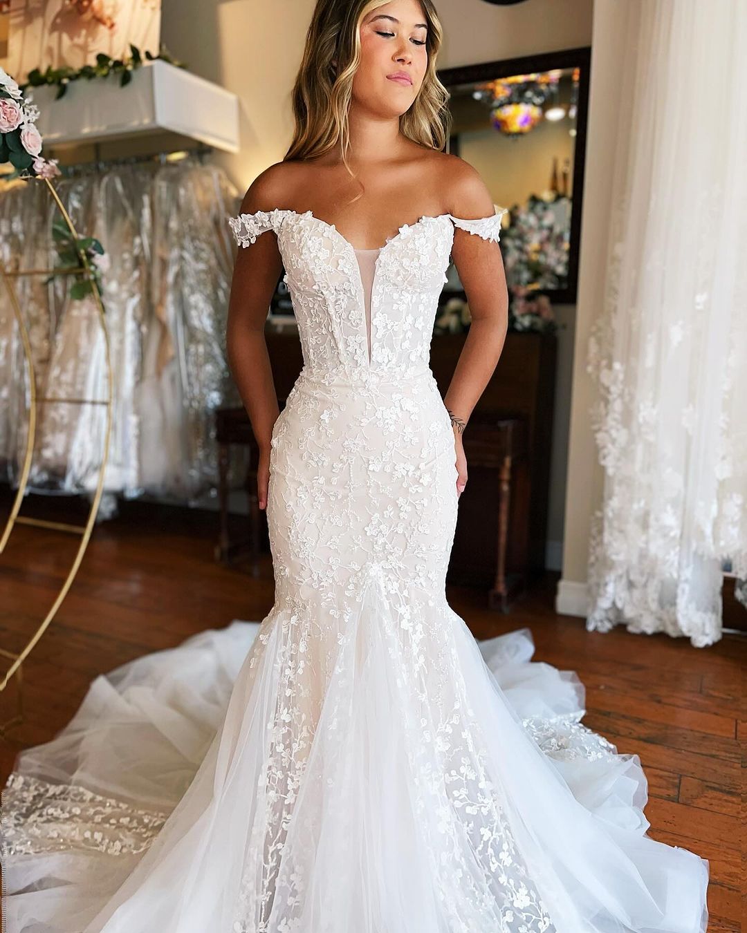 Off The Shoulder White Lace Mermaid Wedding Dress J2988