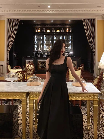 Robe de bal noire élégante J3289