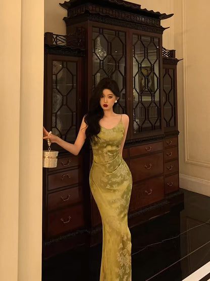 Robe de soirée fourreau longue en satin vert imprimé avec fente J3295