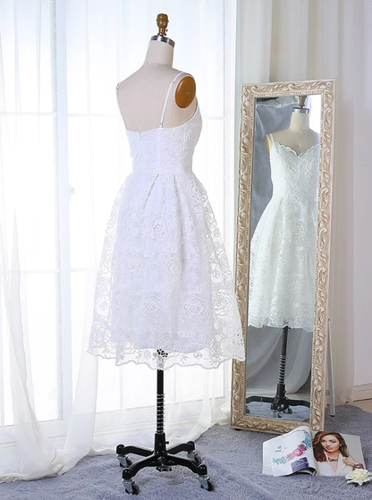 Robe de bal courte en dentelle blanche coupe trapèze J3379