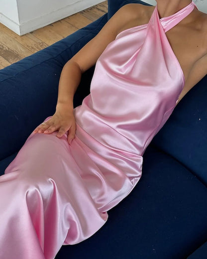 Robe de soirée longue fourreau rose à col licou J3556