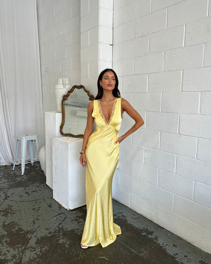 Robe de soirée longue fourreau jaune en dentelle à col en V J3560