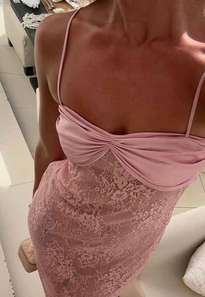 Robe de soirée fourreau rose à bretelles spaghetti et dentelle J3564