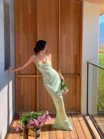 Robe de soirée longue à bretelles spaghetti et paillettes vert menthe J3656