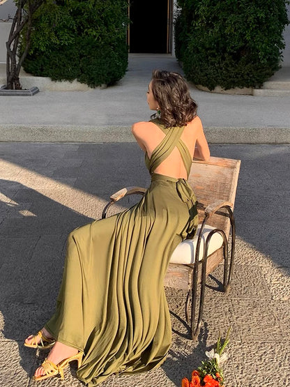 Robe de bal longue verte à col en V et coupe trapèze J3680