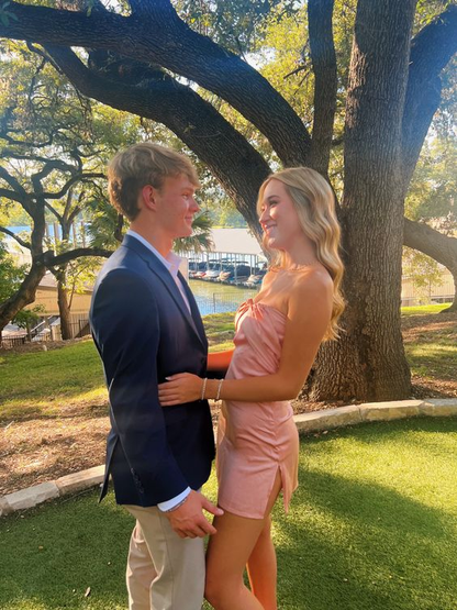 Robe fourreau courte rose sans bretelles J4071