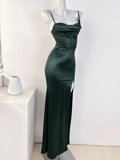 Robe de bal longue en satin vert à bretelles spaghetti et fente J4360