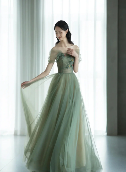 Robe de soirée trapèze en tulle vert à épaules dénudées et fleurs 3D J4475