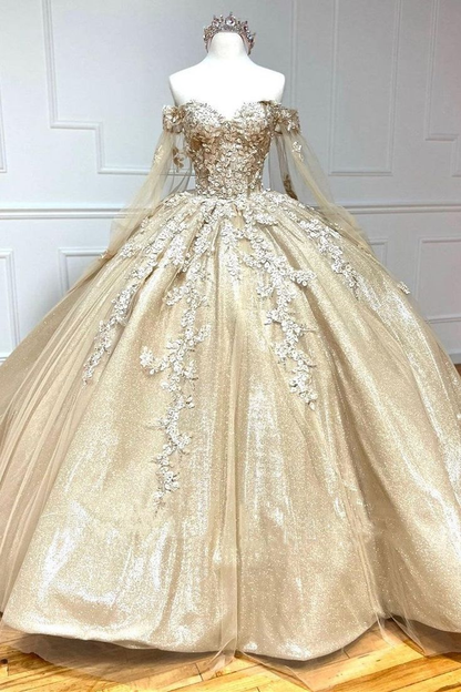 Robe de bal dorée à décolleté en cœur et manches cape pour les 16 ans J4584
