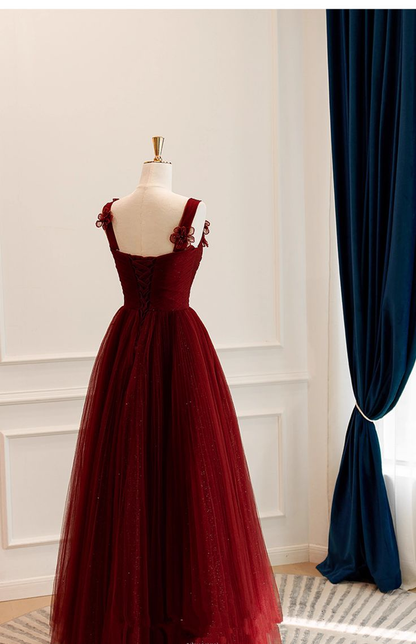 Robe de soirée longue en tulle rouge vin, coupe trapèze, décolleté en cœur, J4648