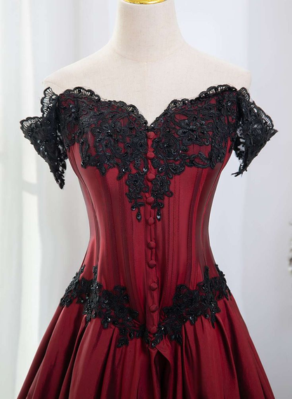Robe de soirée longue en dentelle noire à épaules dénudées et coupe trapèze J4664