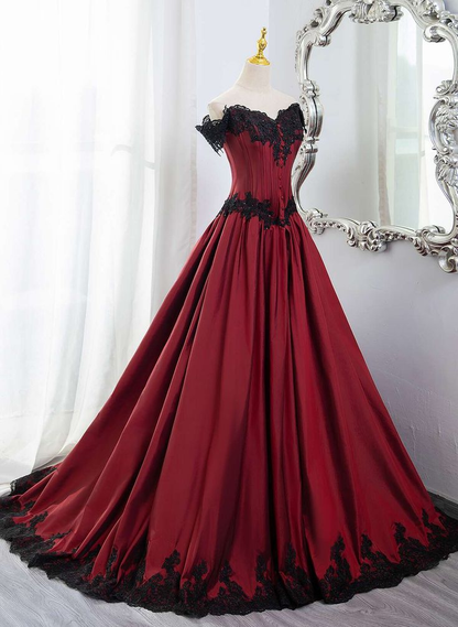 Robe de soirée longue en dentelle noire à épaules dénudées et coupe trapèze J4664