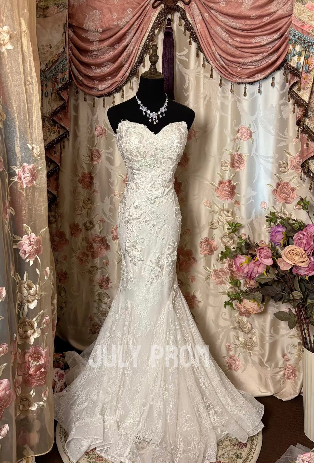 Sweetheart Mermaid Lace Wedding Dress Elegant Wedding Gown J4770