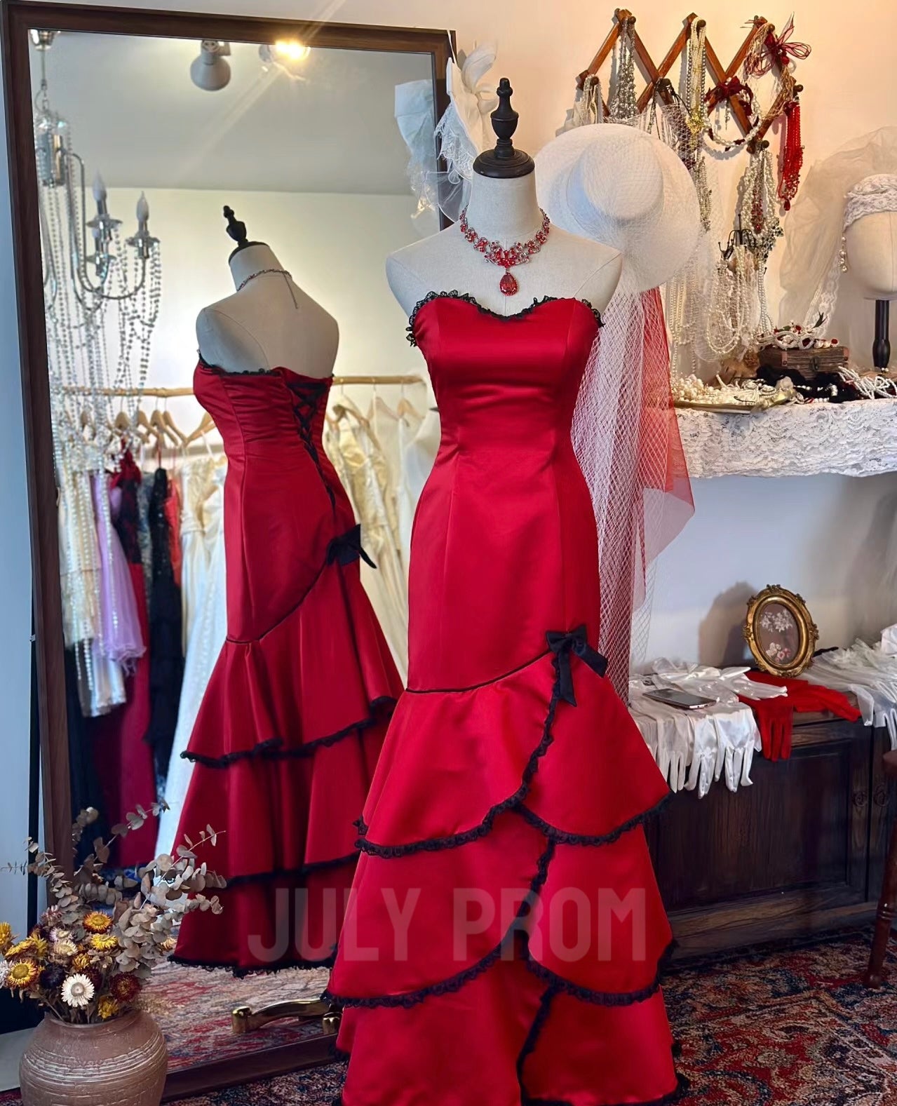 Sweetheart Red Mermaid Lace Prom Dress Vintage Layered Evening Gown J4771