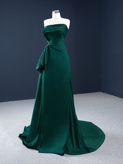 Robe de soirée bustier verte en satin, coupe trapèze, J4287