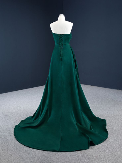 Robe de soirée bustier verte en satin, coupe trapèze, J4287