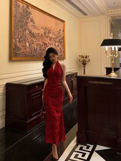 Robe de bal rouge fourreau à col en V et imprimé anniversaire J4891