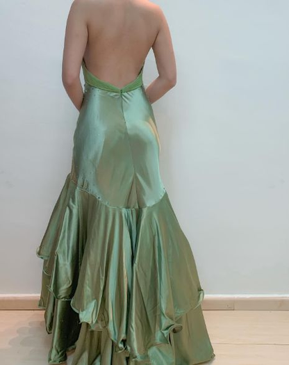 Robe de bal longue verte style sirène dos nu ornée de perles J4963