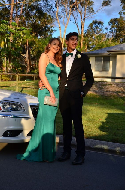 Robe de soirée dos nu vert foncé à bretelles sirène J5072
