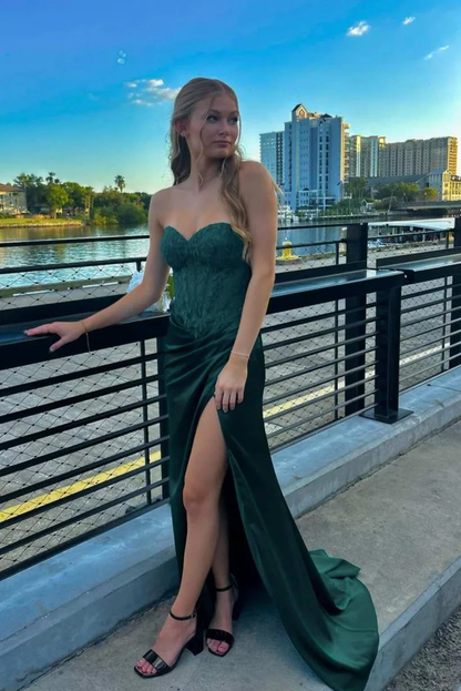 Robe de bal longue vert émeraude à col en cœur et fourreau J5117