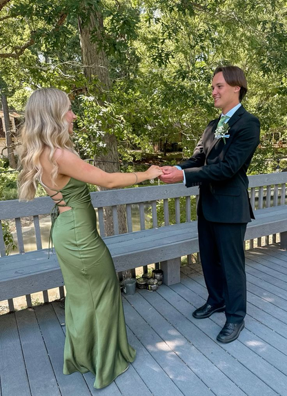 Robe de bal longue en satin vert à col en V et gaine J5194