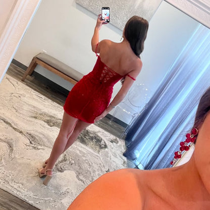 Robe de bal courte en dentelle à épaules dénudées J5290