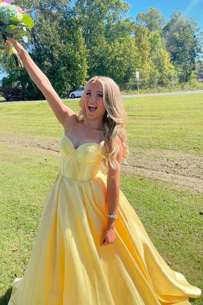 Robe de bal en satin jaune à décolleté en cœur et coupe trapèze J5300
