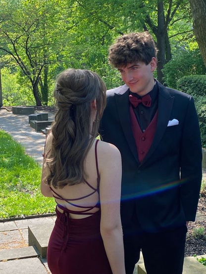 Robe de soirée sirène bordeaux à bretelles spaghetti en satin J5376