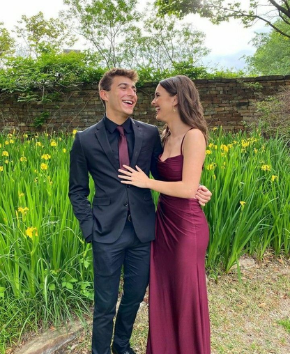 Robe de soirée sirène bordeaux à bretelles spaghetti en satin J5376