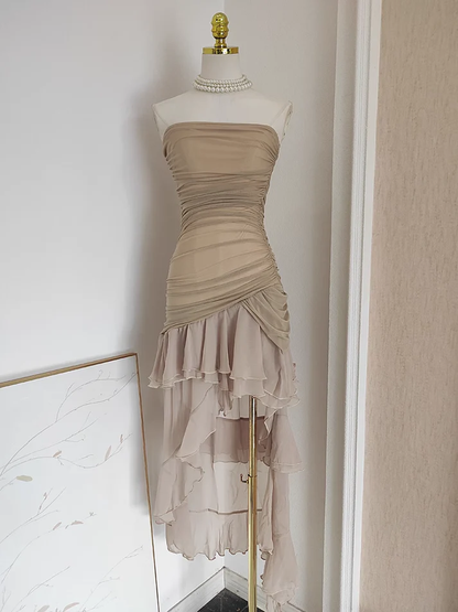 Trägerloses Champagner Chiffon Rüschen Ballkleid J5663 