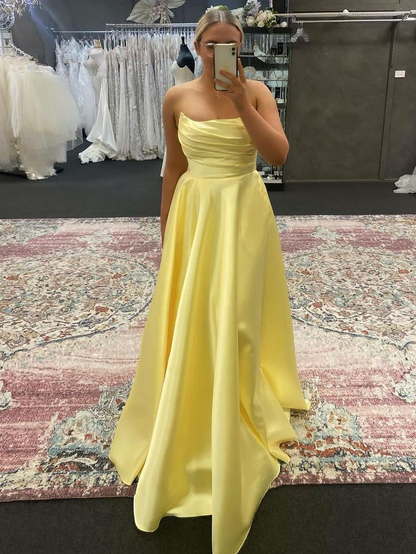 Robe de bal longue bustier en satin jaune J5823