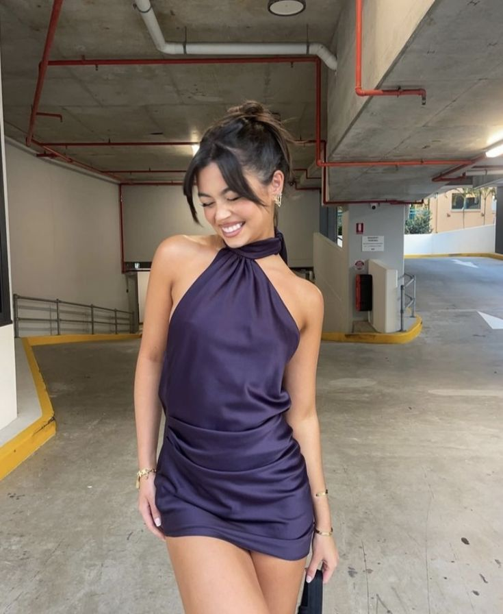 Robe courte en satin violet à col licou, tenue d'anniversaire J6703