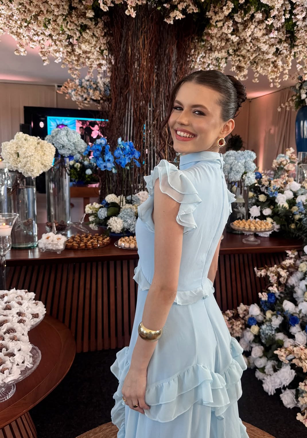 Robe de bal longue bleue modeste à volants, coupe trapèze, pour invitée de mariage, J8715