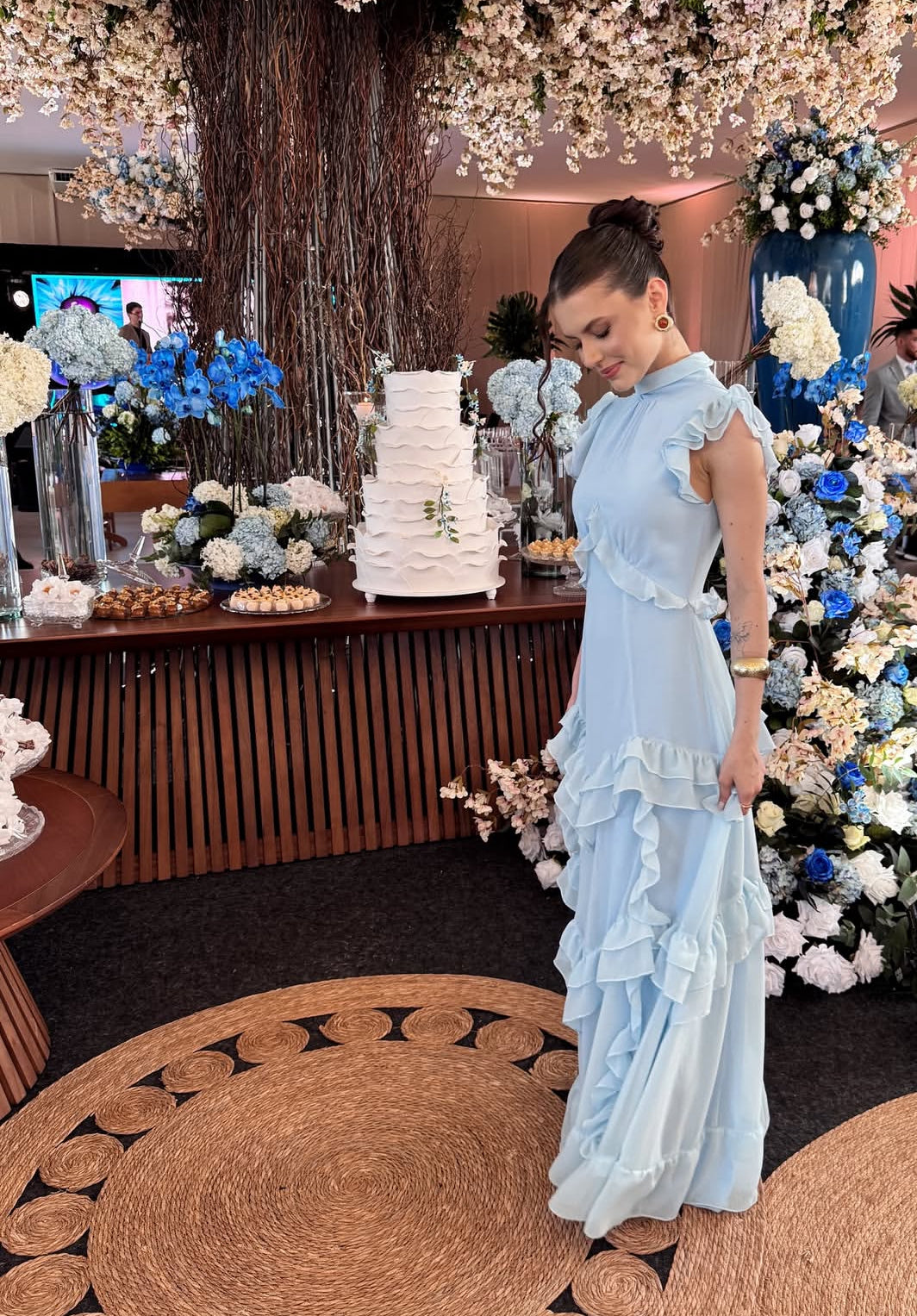 Robe de bal longue bleue modeste à volants, coupe trapèze, pour invitée de mariage, J8715