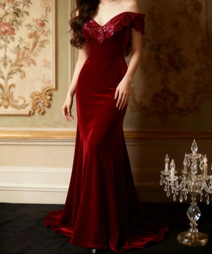 Robe de bal longue bordeaux à épaules dénudées en velours, tenue de soirée formelle J8724
