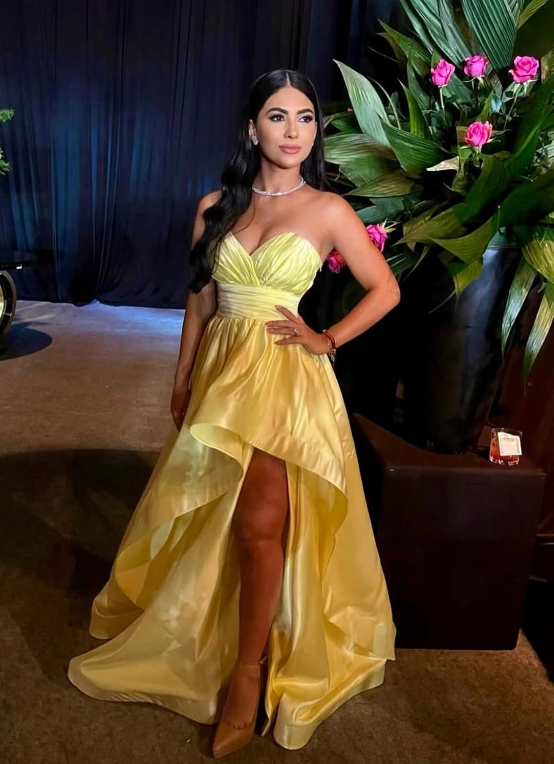 Robe de mariée jaune en satin, coupe trapèze, décolleté en cœur, robe de bal, J7816